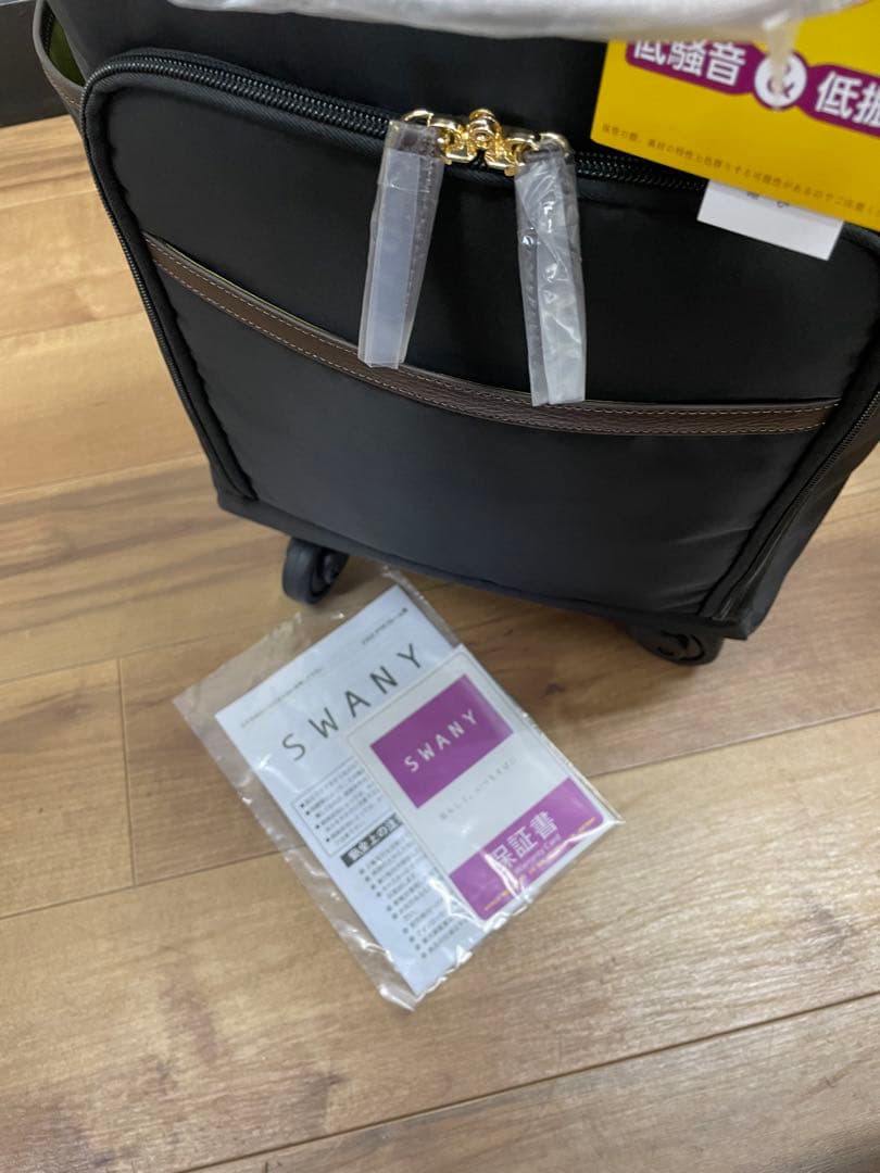 ◆未使用品◆ スワニー D-630 ポルド イス付 L21 ブラック×レッド色