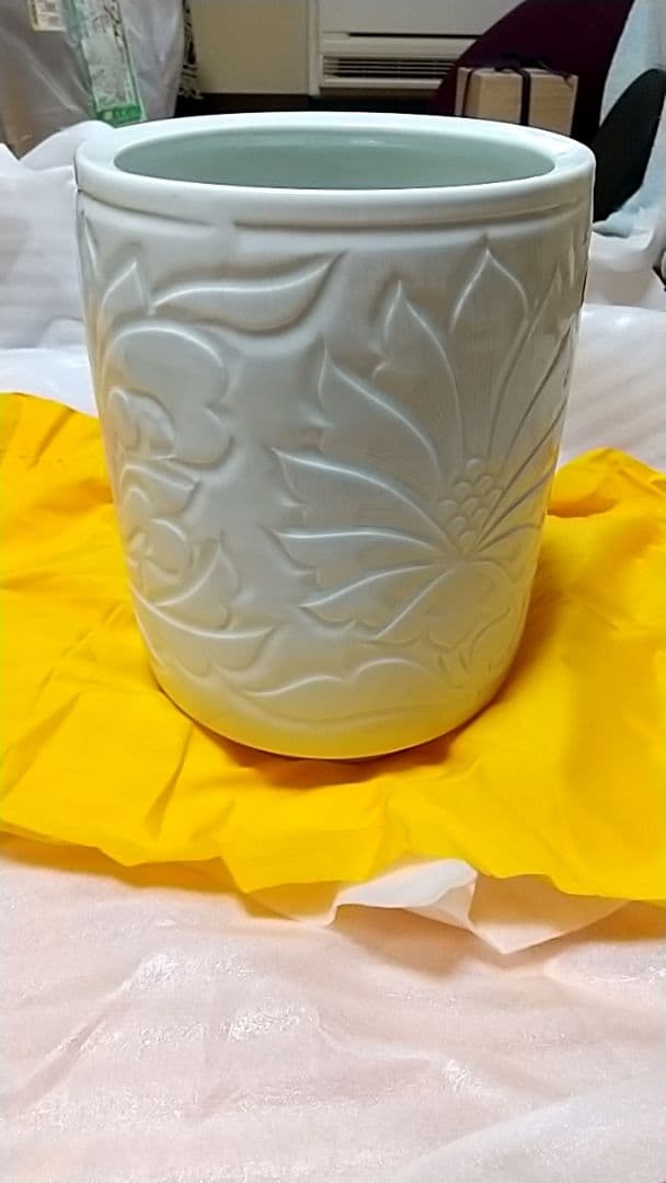 伊万里焼 岡本栄司　花瓶