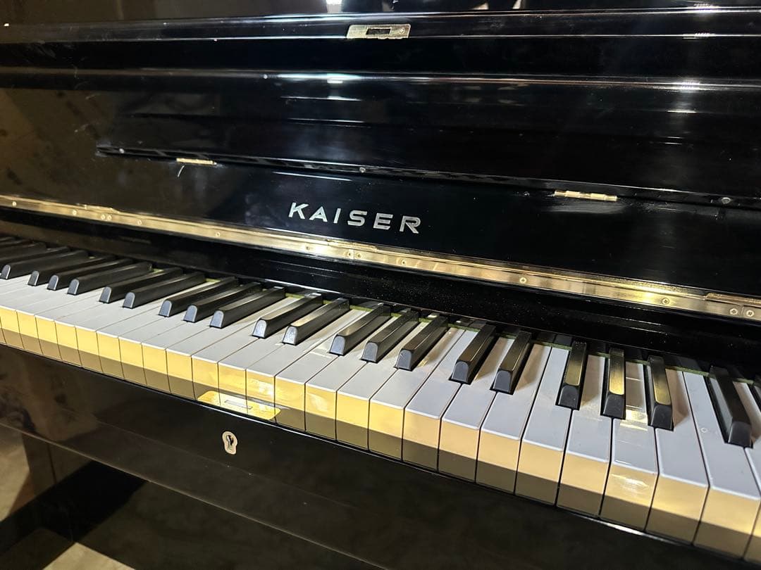 【超お買い得特価】KAISER M アップライトピアノ