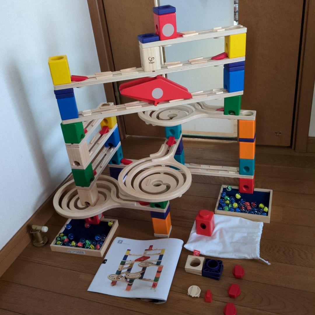 クアドリラ ツイスト&レールセット ボールキャッチャー2個付き