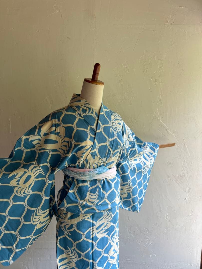 青色 カニ模様 浴衣　仕立て上がり　身長150cmほど　アンティーク浴衣
