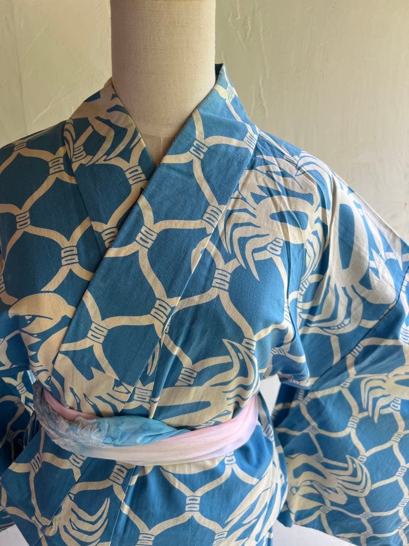 青色 カニ模様 浴衣　仕立て上がり　身長150cmほど　アンティーク浴衣