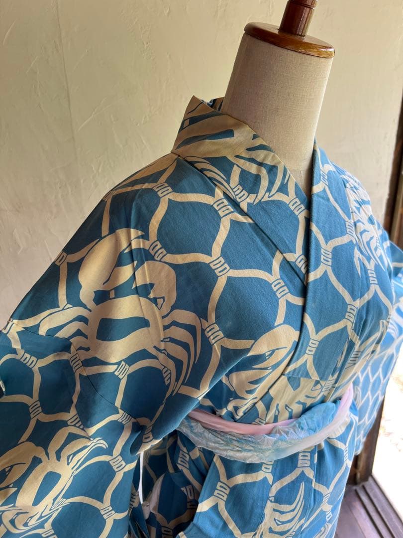 青色 カニ模様 浴衣　仕立て上がり　身長150cmほど　アンティーク浴衣