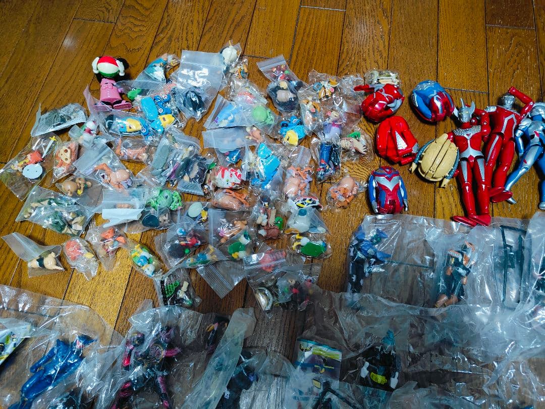 ウルトラマン 怪獣 ソフビ ガン消し 仮面ライダー フィギュア まとめ 大量