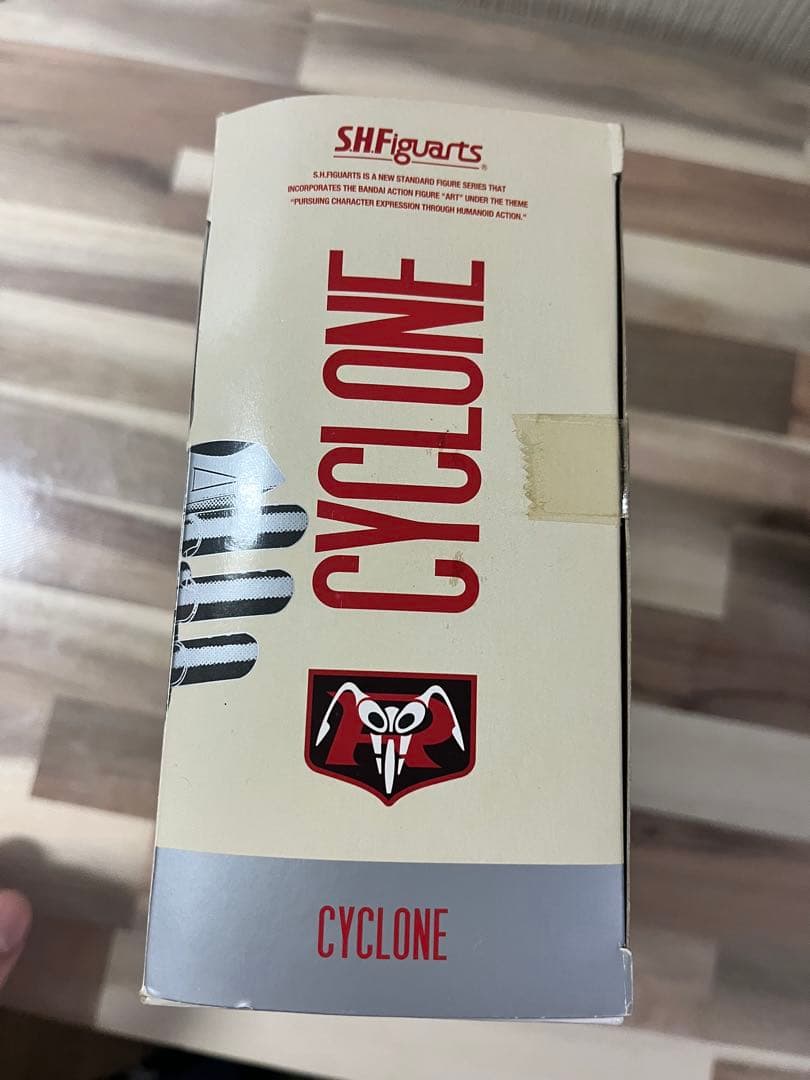 BANDAI サイクロン フィギュア 2013年製　旧サイクロン号