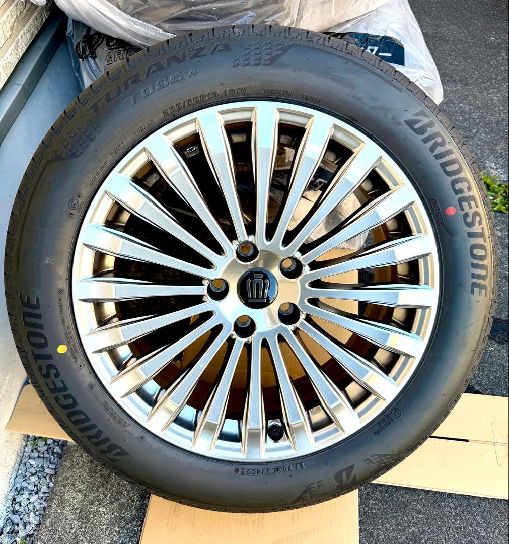 新品未装着未使用 新型クラウン 純正19インチ タイヤホイールセット 新車外し
