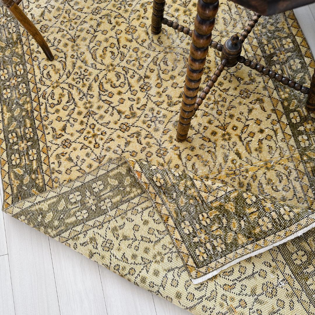 トルコ ヴィンテージラグ A130 イエロー オリーブグリーン オーバーダイラグ