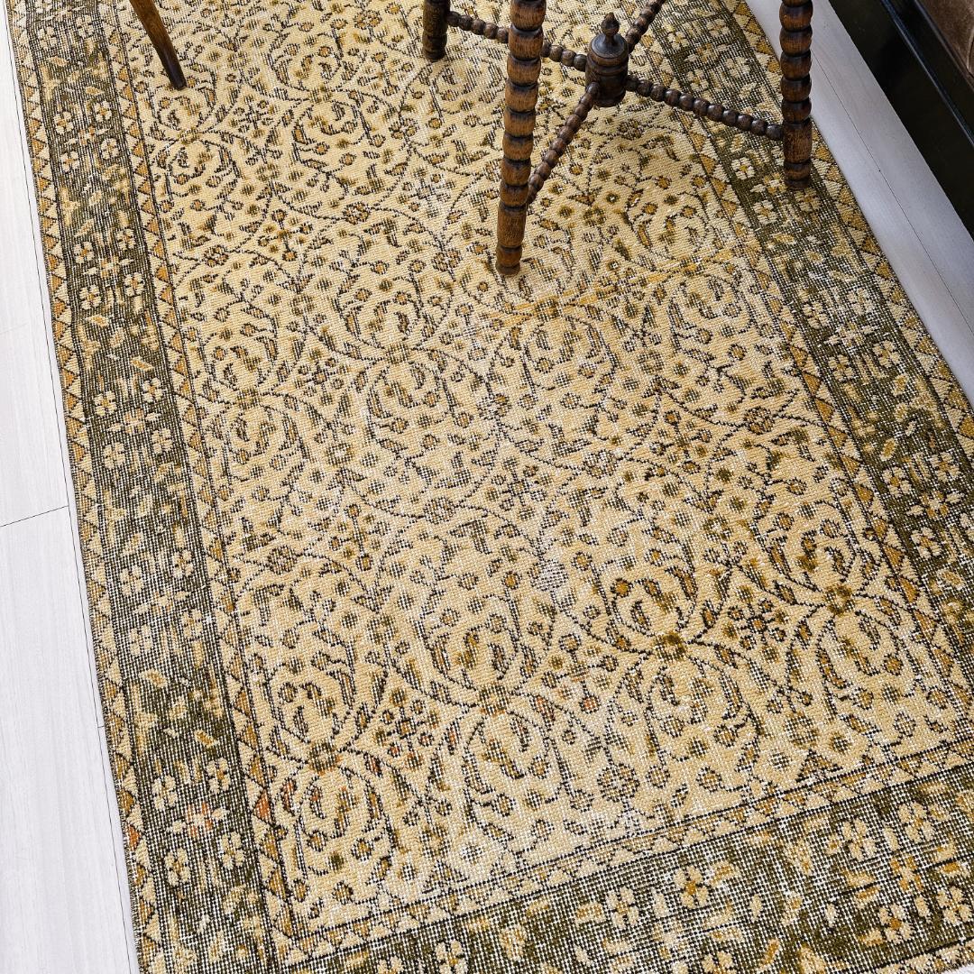 トルコ ヴィンテージラグ A130 イエロー オリーブグリーン オーバーダイラグ