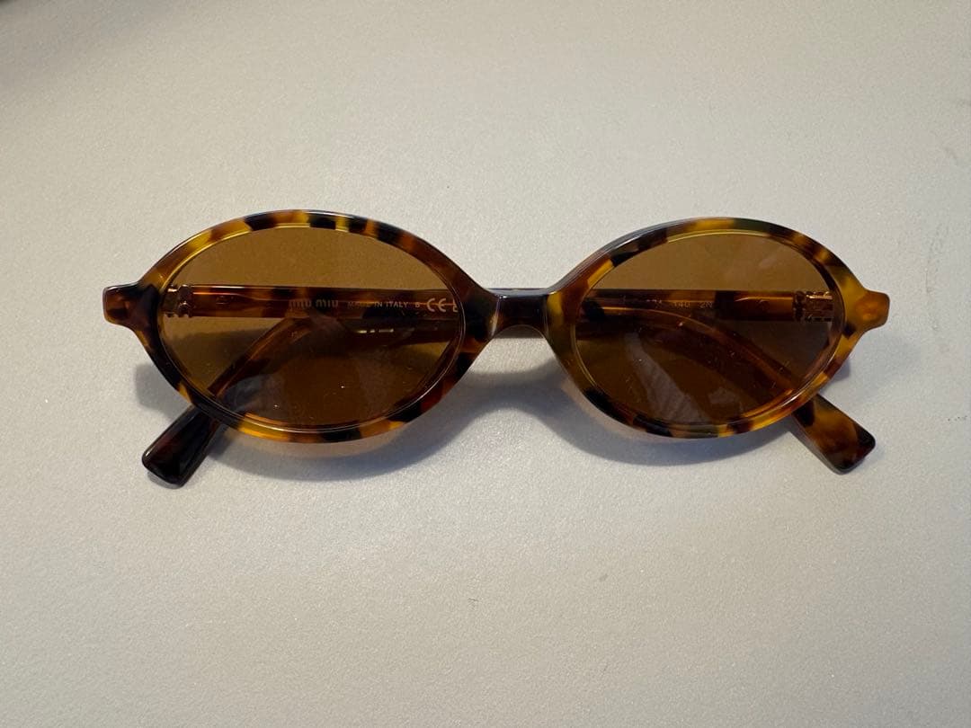 MIUMIU オーバル サングラス SMU 04Z