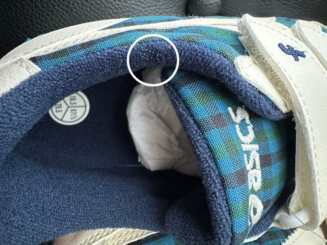 ファミリア familiar スニーカー アシックス asics 18.5 新品