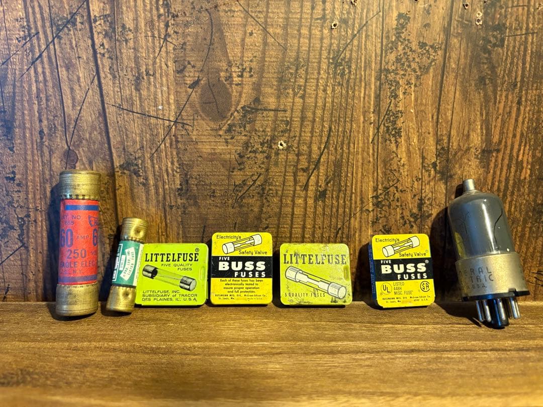 希少！アンティーク　ディスプレイ　スタンド　& ヴィンテージヒューズセット