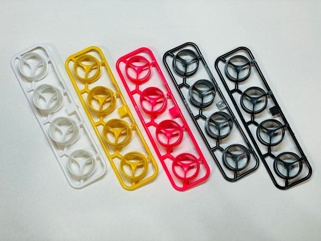 ミニ四駆　大径ライトウェイトホイール　6色8個セット