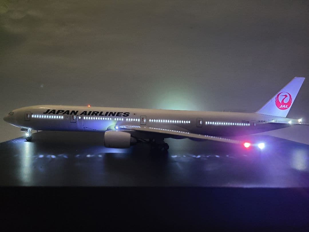 JAL ボーイング 777 - 300er LED仕様 完成品