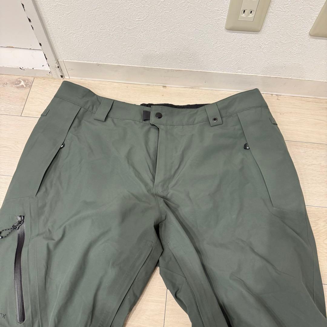 686 シックスエイトシックス GORE-TEX GT 24-25モデル　スノボ