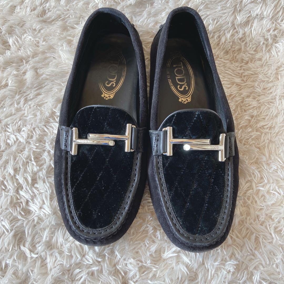 トッズ　ダブルTドライバーズシューズ　黒　スウェード　37 1/2 フラット　銀
