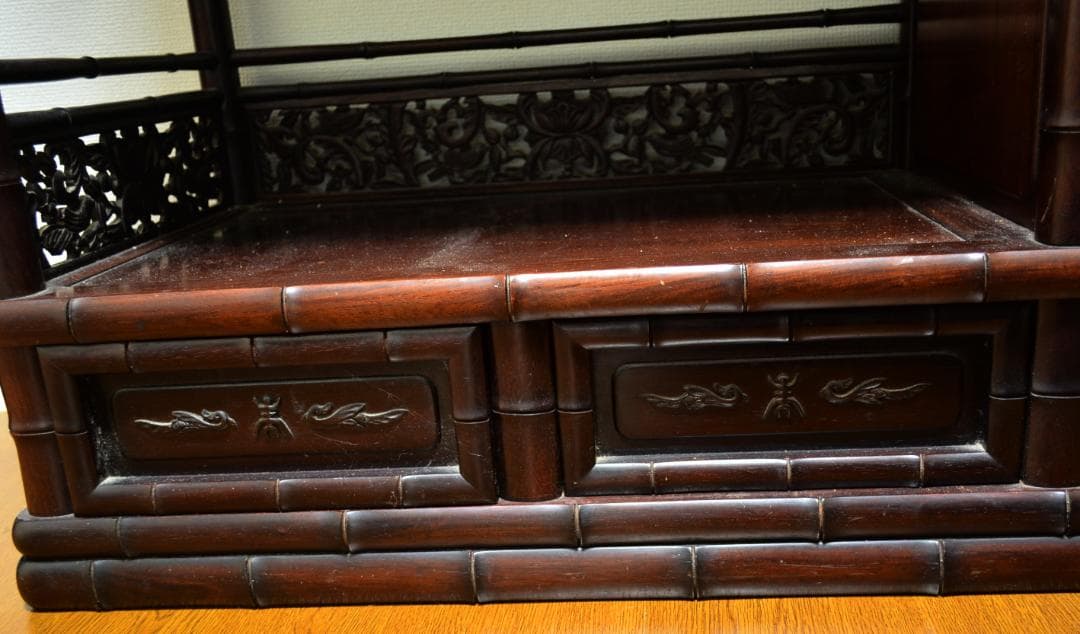 アンティーク　唐木 紫檀 無垢 花鳥 細密彫刻 開戸 引出 飾棚 150㎝