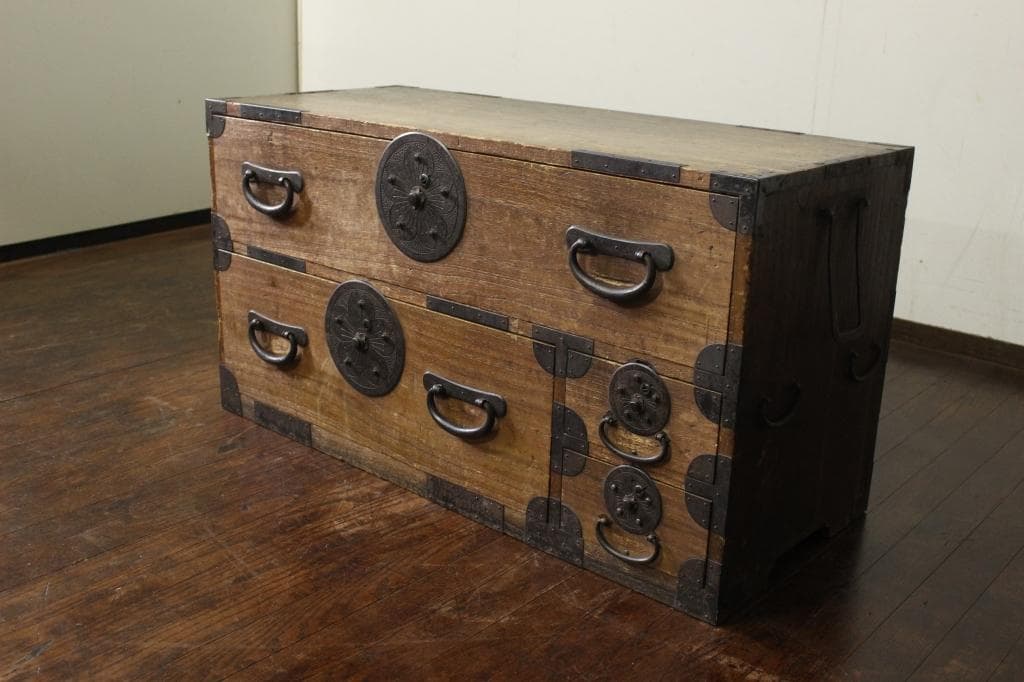 使いこまれた風合いが良い総桐時代箪笥 桜丸金具/収納/古家具/チェスト和モダン