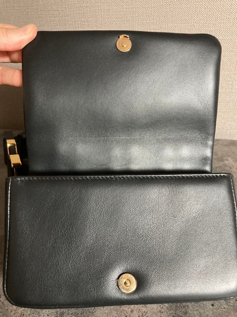 バーバリー Burberry ブラック キルティング ボディバッグ