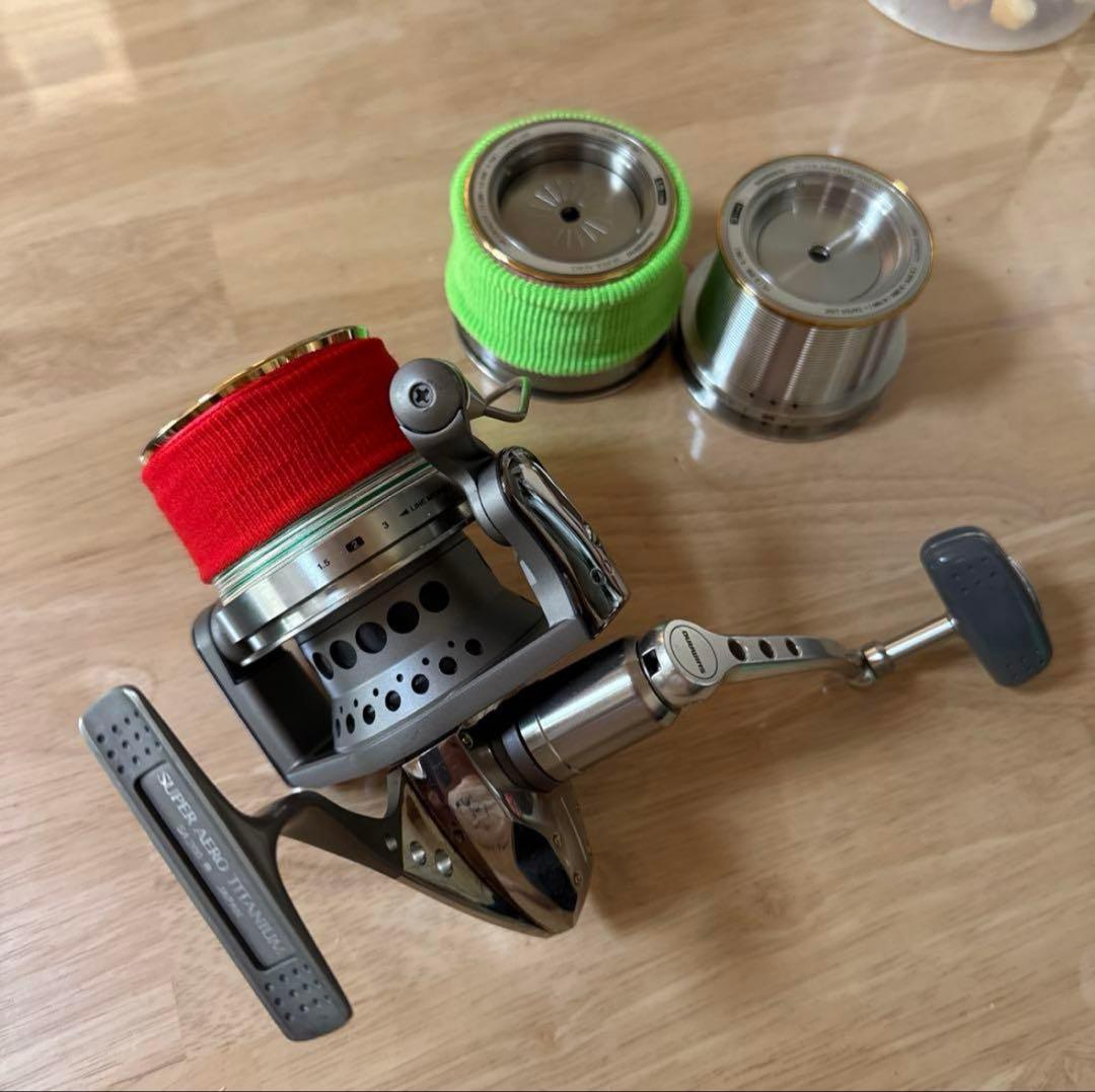 STELLA SW 4000HG と SUPER AERO TITANIUM