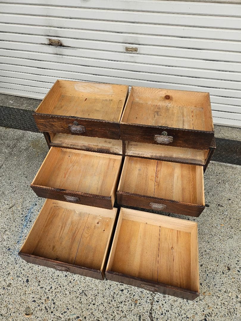 日本のアンティーク 古い木の箪笥 抽斗 6杯 引出し チェスト 飾り棚 木製