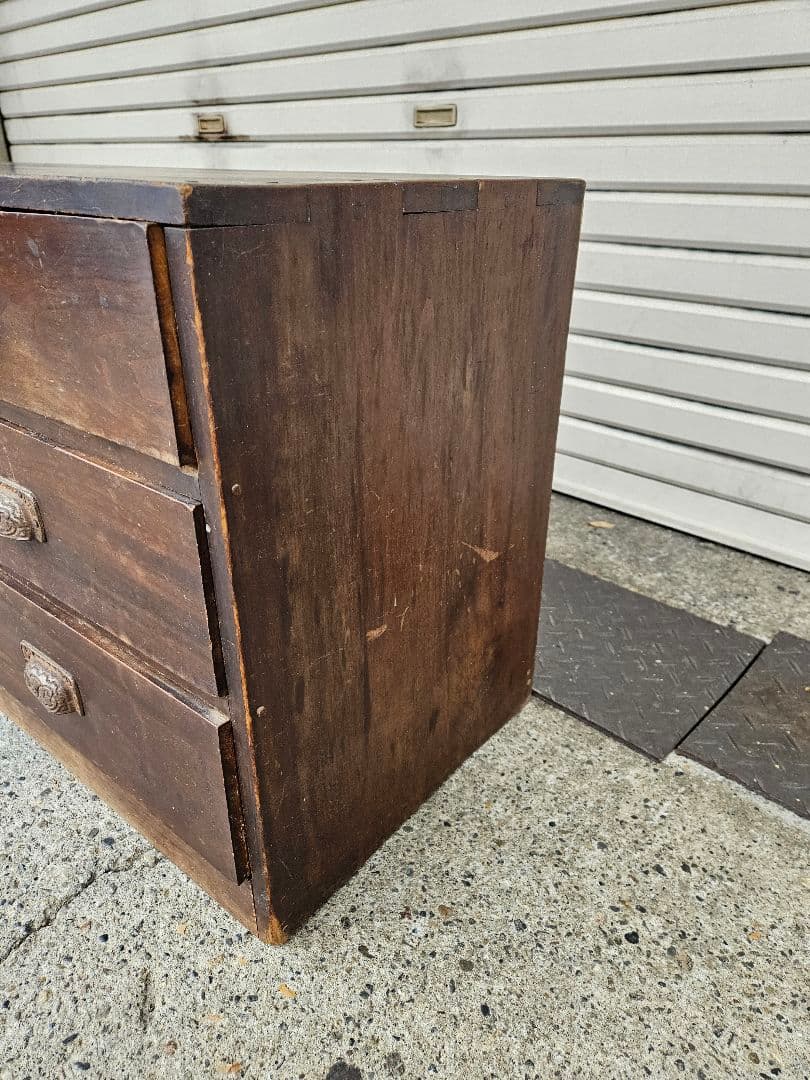 日本のアンティーク 古い木の箪笥 抽斗 6杯 引出し チェスト 飾り棚 木製