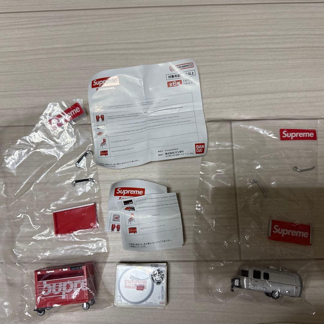 【定価】Supreme BANDAI GASHAPON™ Machine