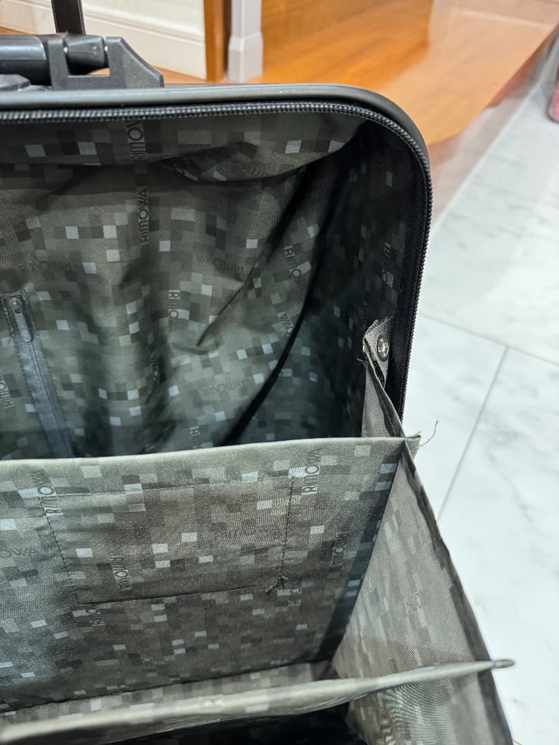 ビジネストローリー RIMOWA サルサ 黒 2輪 軽量 出張に良い機内持込可