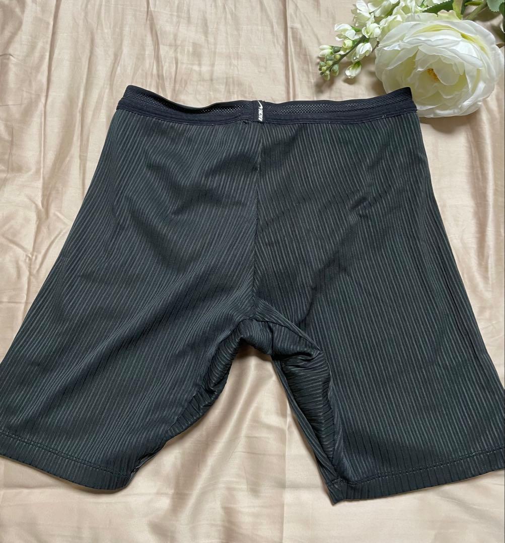 美品 Nike エアロスイフト　ハーフタイツ　黒S