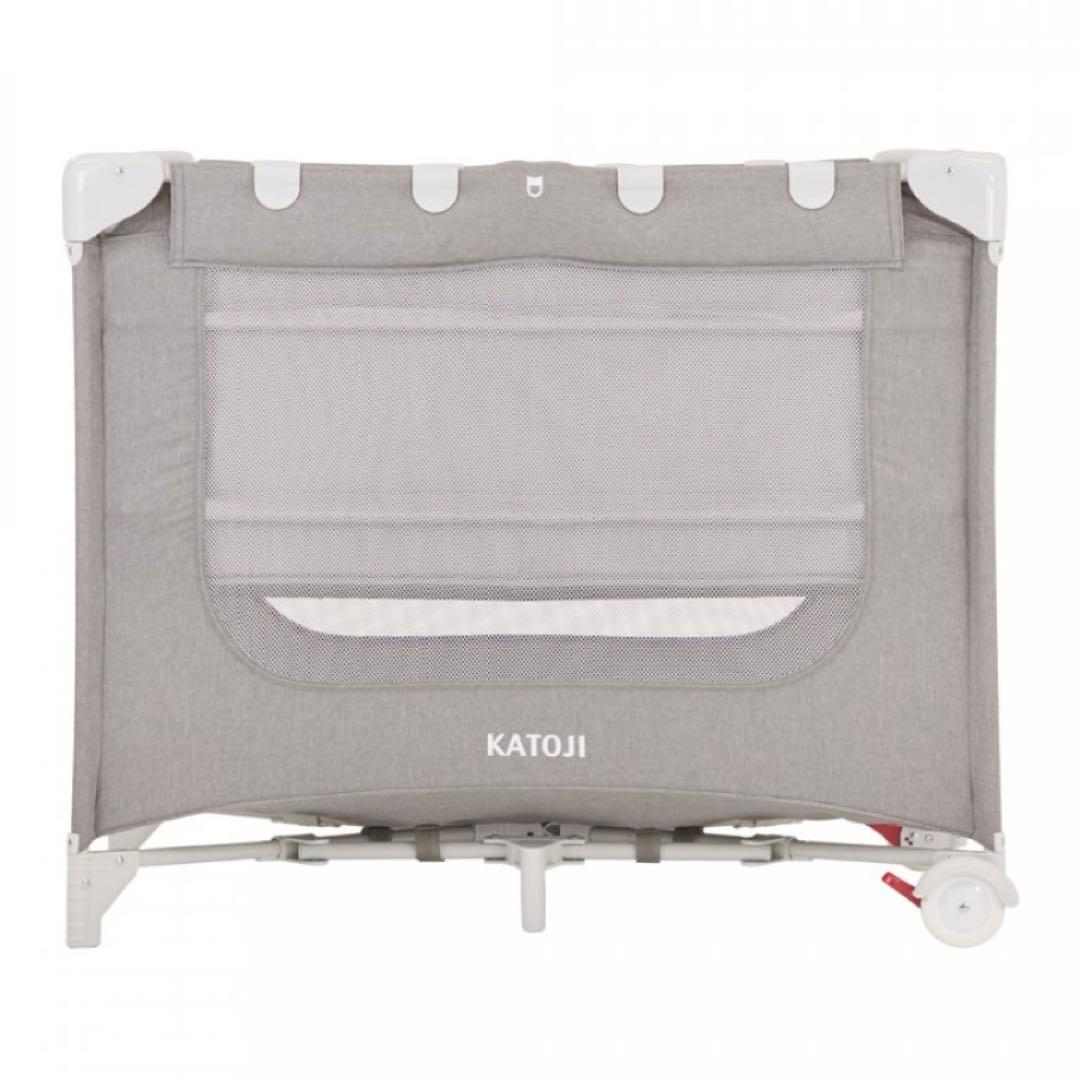 美品 KATOJI カトージ ポータブルベビーベッド おむつ替えテーブル付