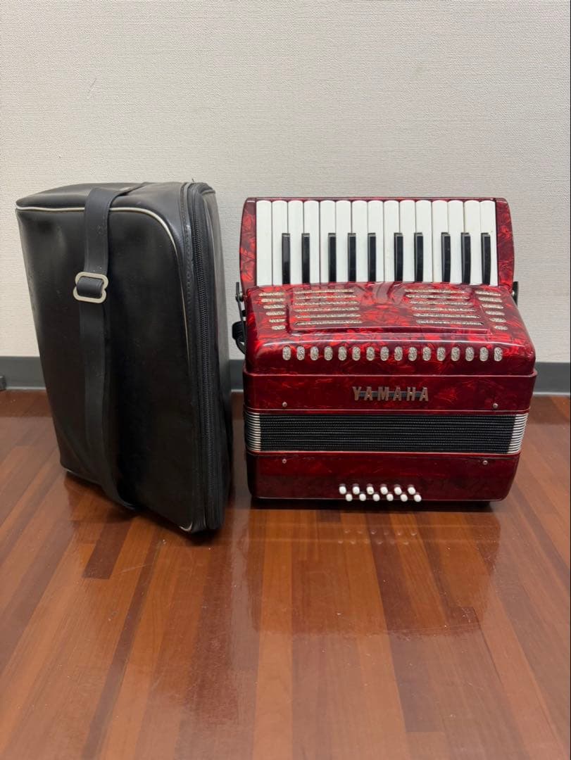 YAMAHA 赤 アコーディオン 25鍵盤