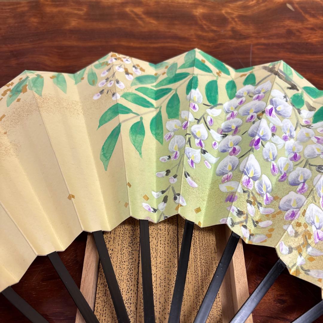 舞扇子 紫の花と緑の葉　　o0114o15