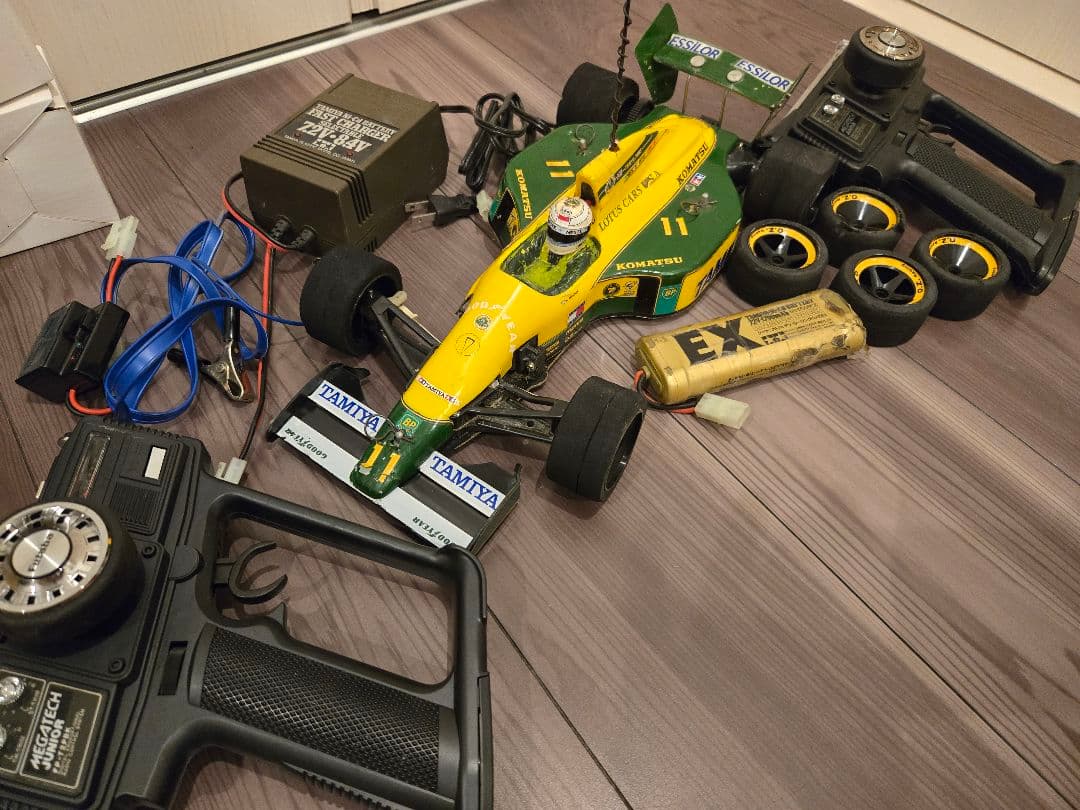【タミヤ】F1ラジコンセットKOMATSU