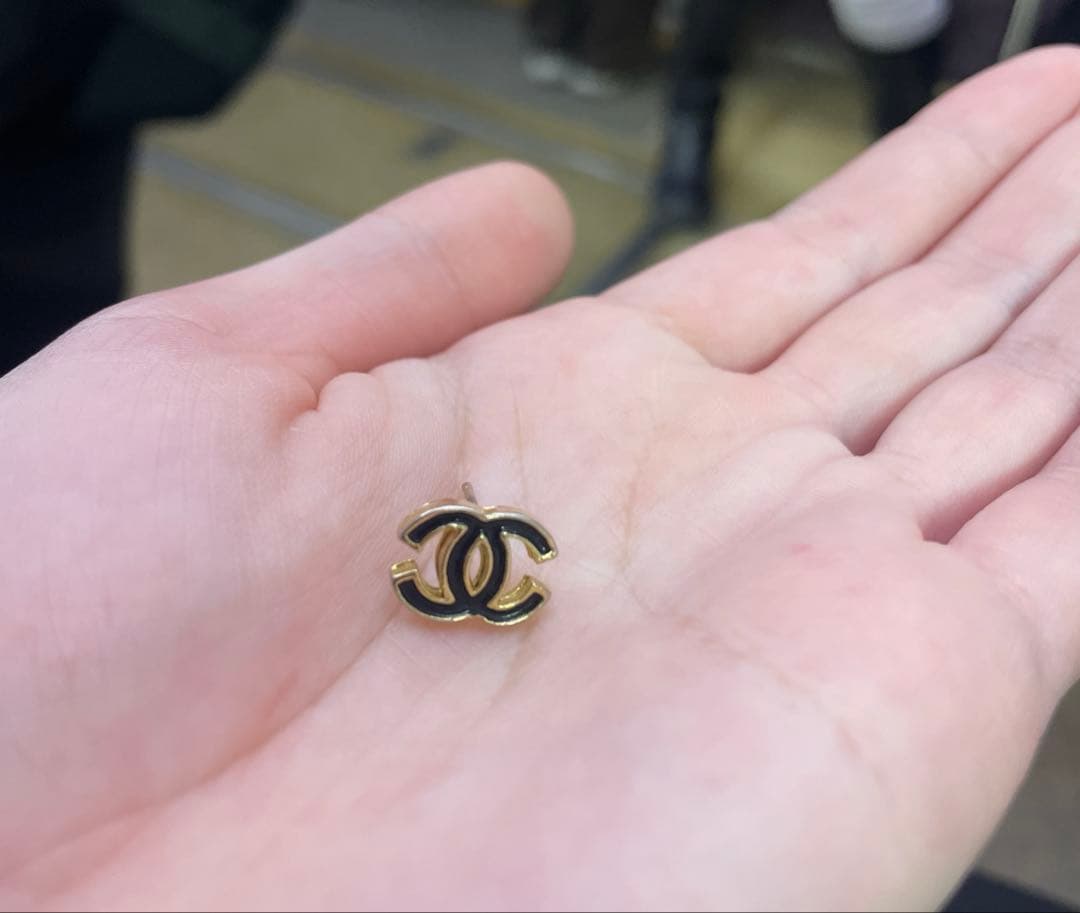 CHANEL スタッドピアス