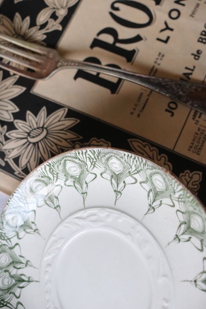 グリーン　Creil et montereau レリーフ　ソーサー　　c&s