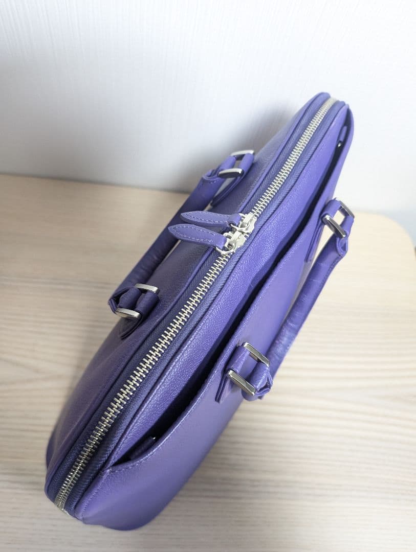 美品　限定色　Business Leather Factory　ブガッティバッグ