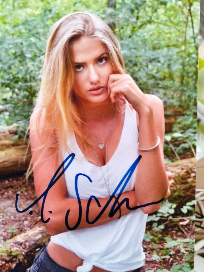 セール中…アリカ・シュミット直筆サイン入り2Lサイズ写真‥ドイツの陸上選手