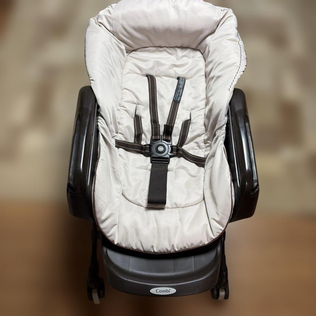 【美品】CombiネムリラAT BEDi 茶ベージュハイローチェアオートスイング