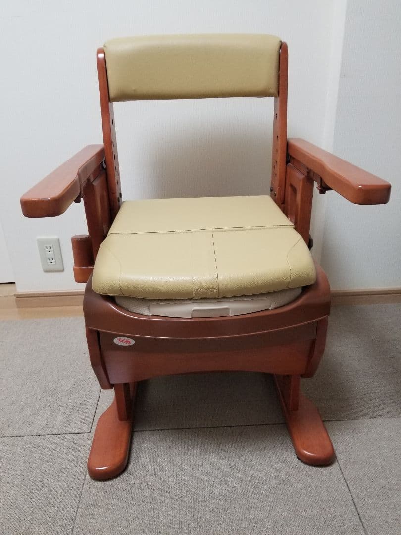家具調介護用トイレ付きチェア　セレクトR 肘掛けノーマル標準便座　値引き交渉可