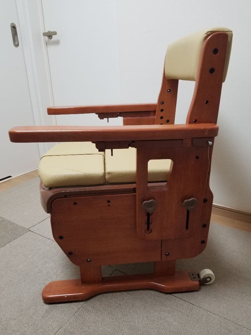 家具調介護用トイレ付きチェア　セレクトR 肘掛けノーマル標準便座　値引き交渉可