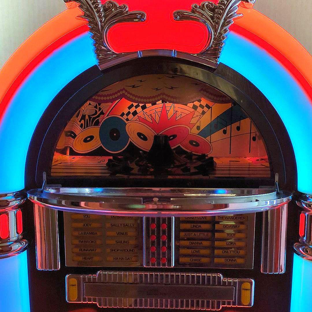 フルサイズジュークボックス型CDラジオ ネオン付 インテリア CD使用不能