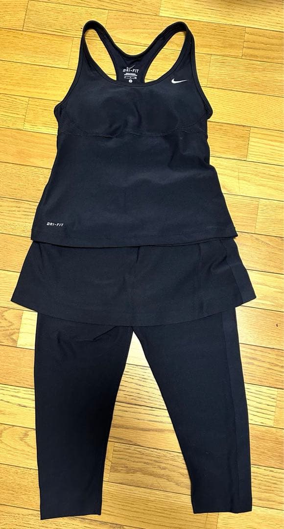 新品未使用　NIKE ナイキ　スポーツウェア　セットアップ