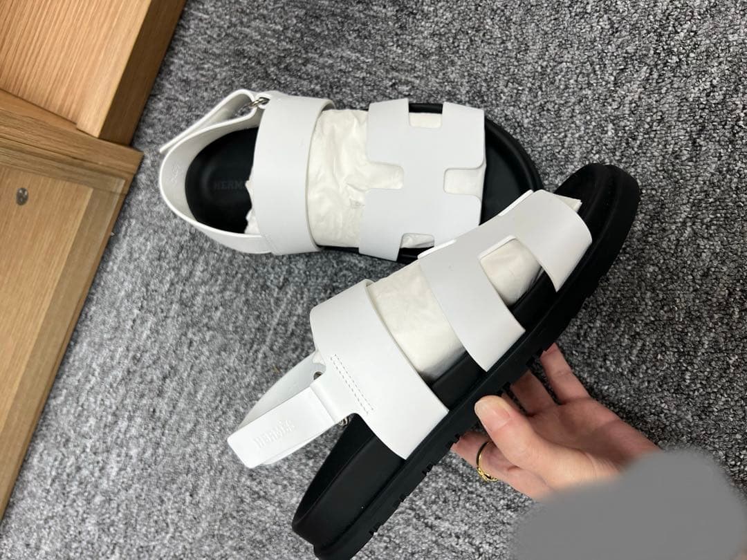 新品未使用　Hermesエルメス　サンダル ホワイト37.5