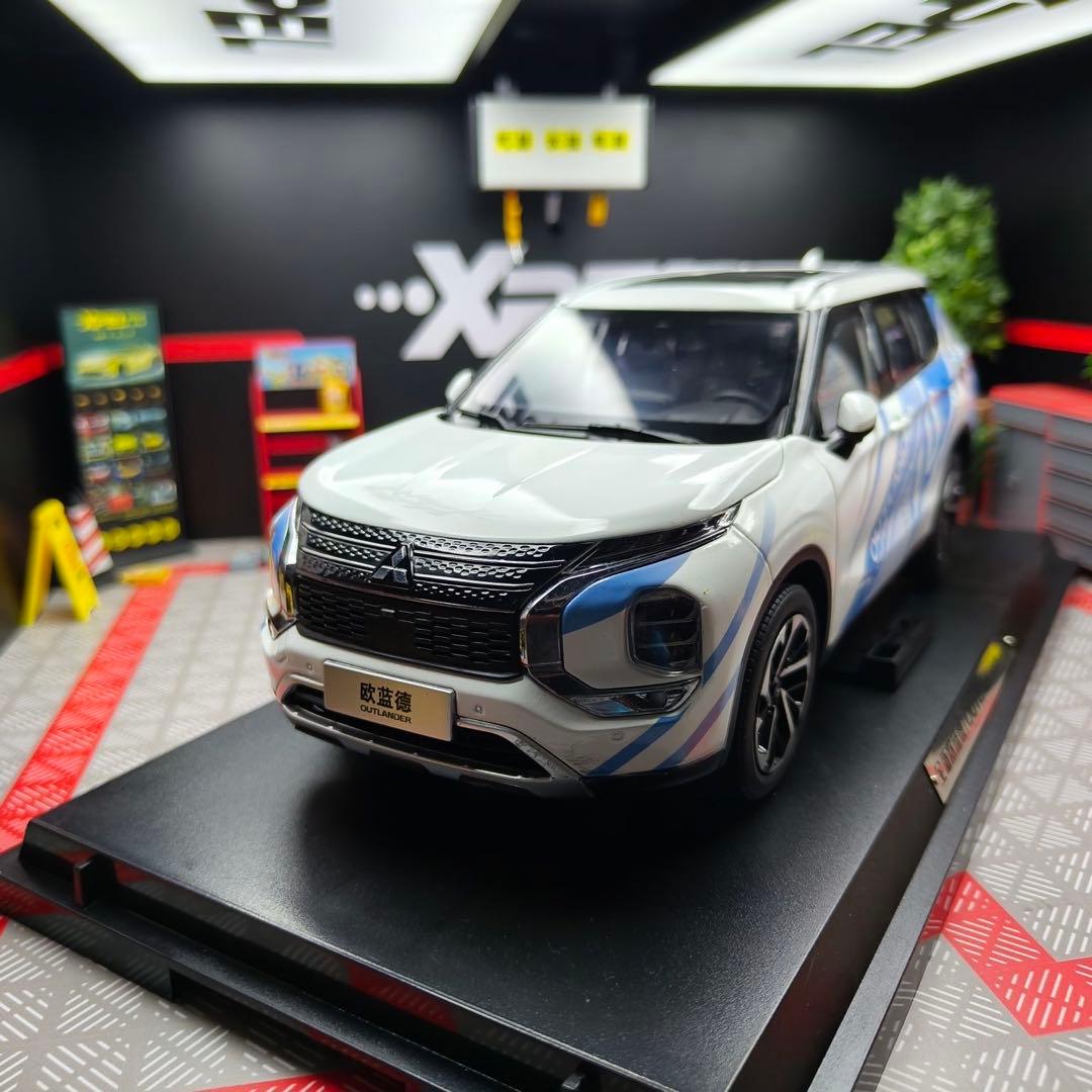 ミツビシ1/18 アウトランダー モデル メッシ × アルゼンチン代表 ミニカー