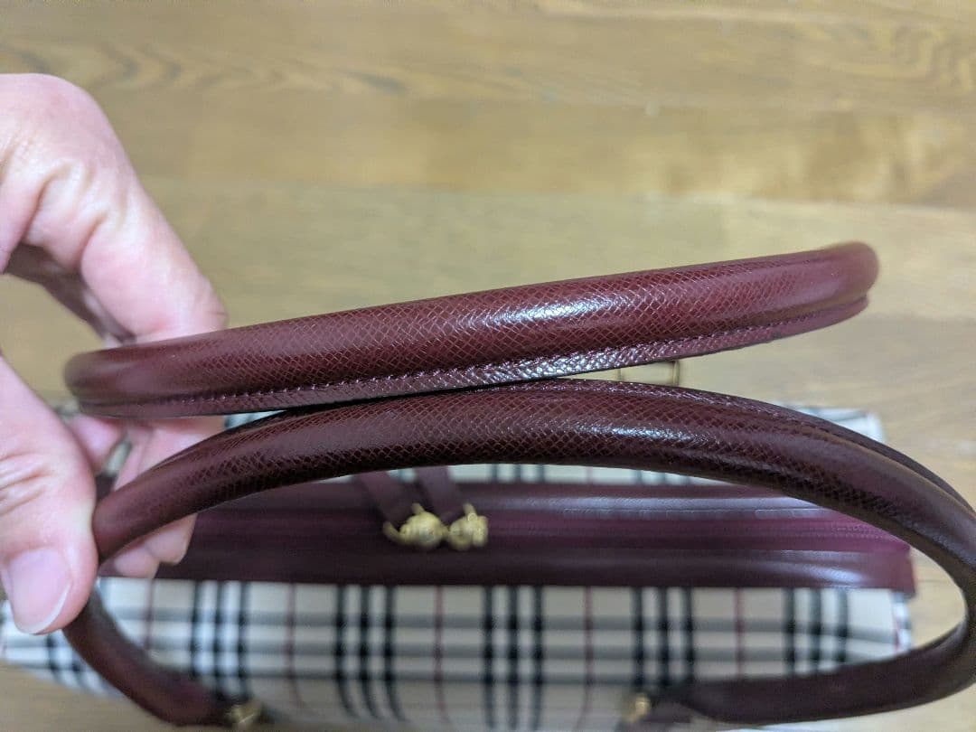 BURBERRY　バーバリー　チェック柄ベージュワインレッドバッグ