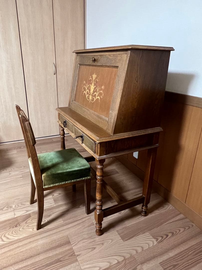 カントリーハウス　ドレッサー、椅子、デスク、チェスト