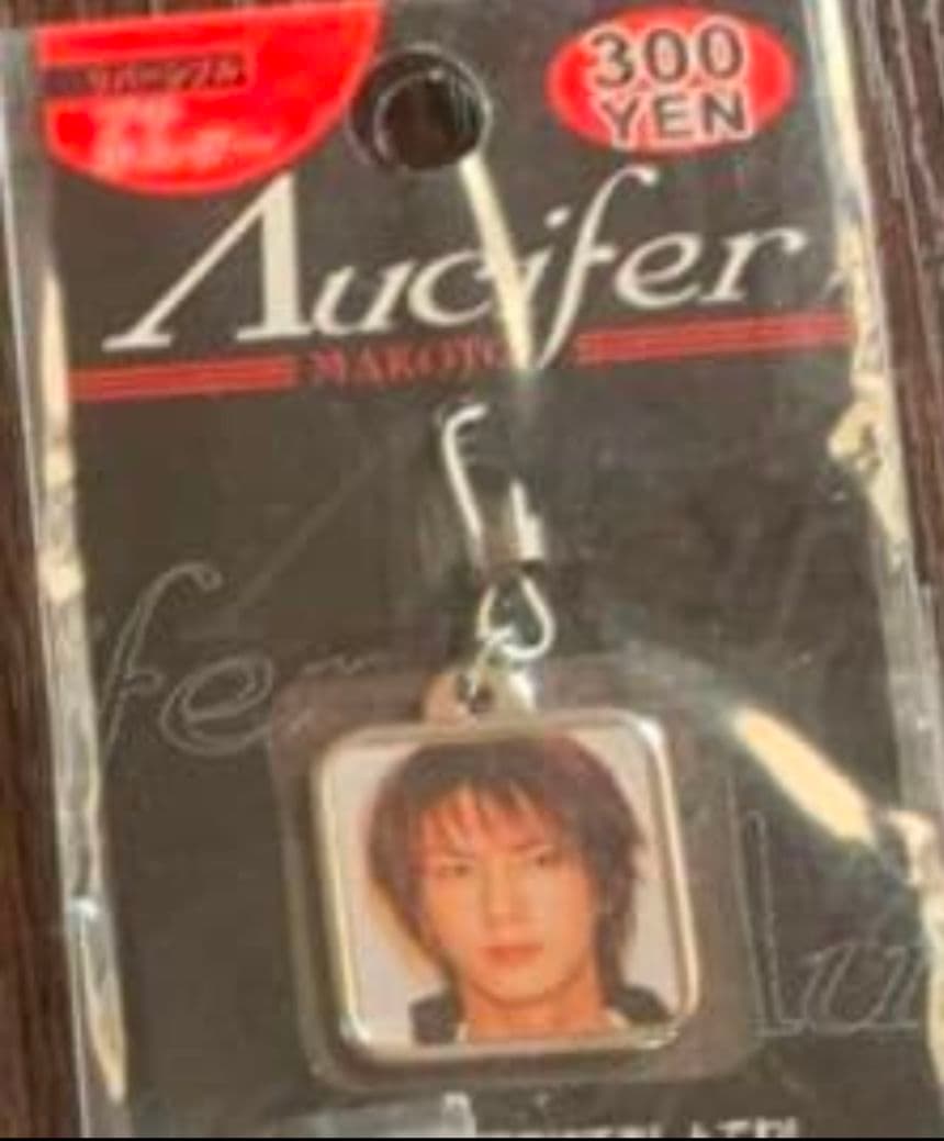 新品 未使用 Λucifer リュシフェル グッズ 缶バッジ　4個　セット　③