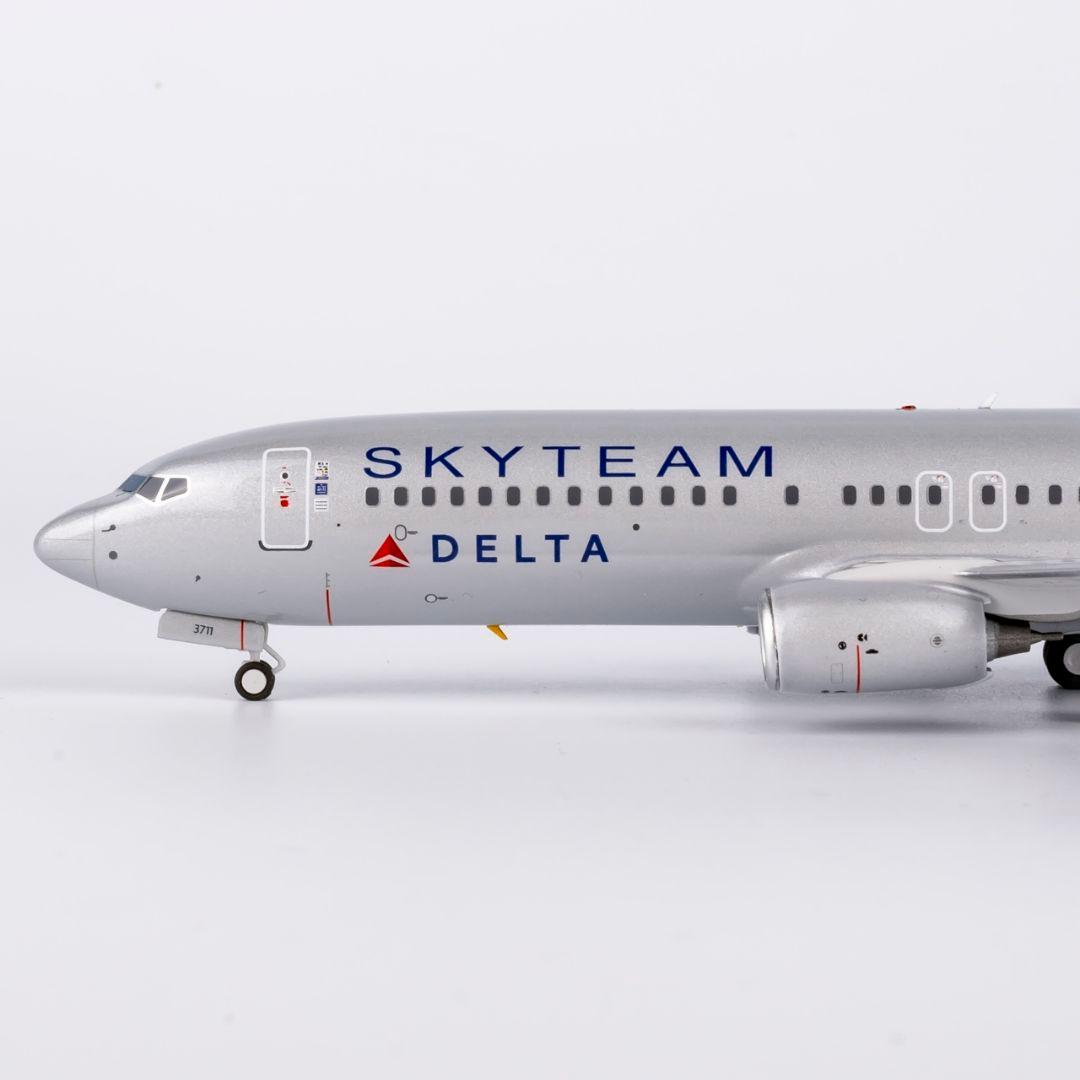 デルタ航空 737-800 スカイチーム塗装 N381DN 1/200