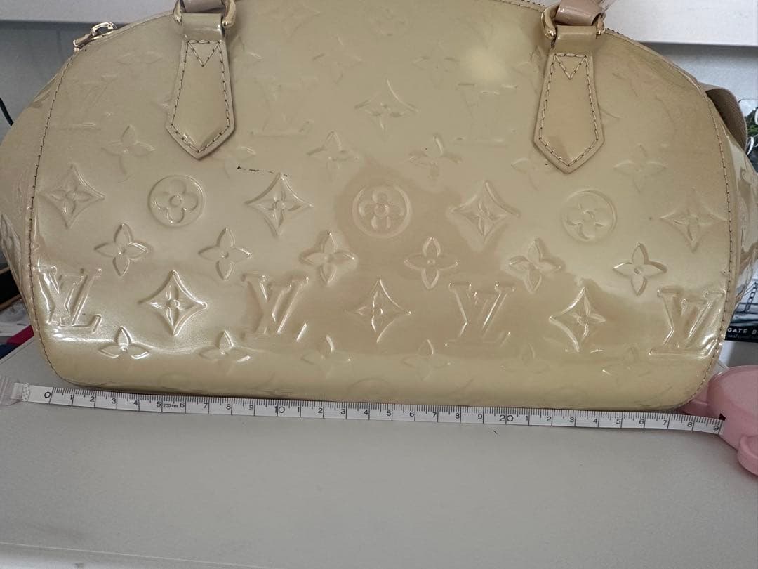 Louis Vuitton エナメルレザー ハンドバッグ クリーム