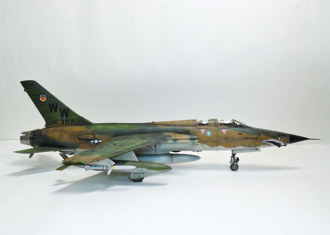 【完成品】ハセガワ 1/48 F-105G サンダーチーフ ワイルドウィーゼル