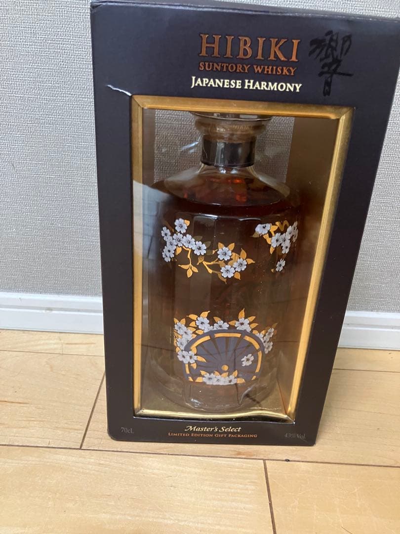 サントリー響　ジャパニーズハーモニーマスターズセレクト　意匠ボトル　冊子＆箱付き